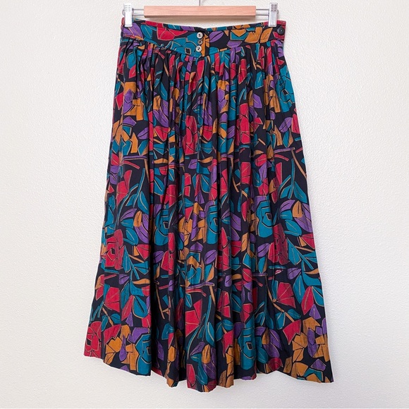 Vintage jewel-toned pleated skirt - Picture 4 of 12